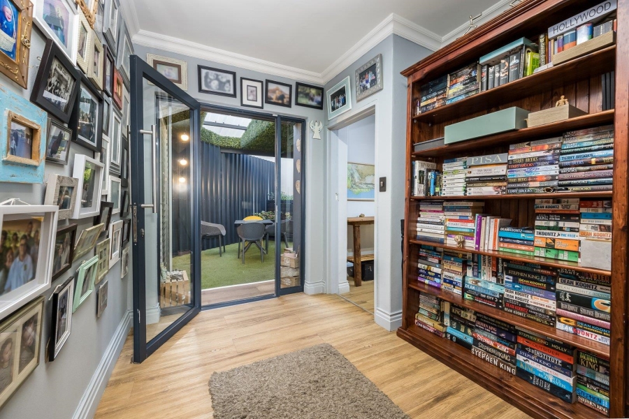 5 Bedroom Property for Sale in Aurora Western Cape